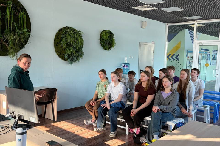 Для сборной команды Ленинградской области по плаванию состоялась образовательная встреча, посвящённая правилам вида спорта и антидопинговым требованиям.