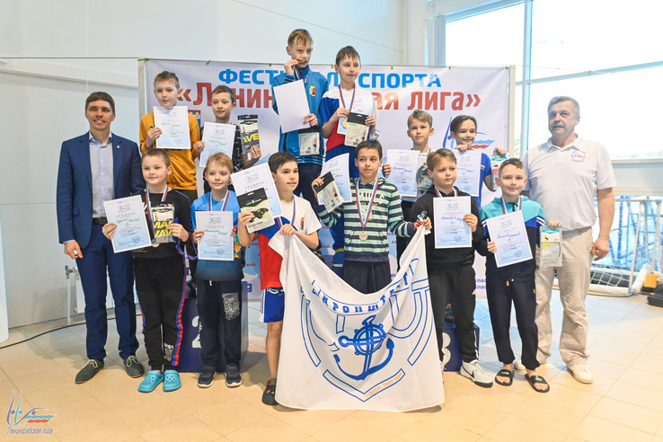 Главные герои Областных соревнований по плаванию «Ленинградская Лига» - это участники.