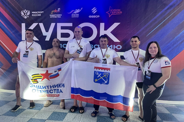 Ветераны Ленинградской области приняли участие во Всероссийских соревнованиях по плаванию «Кубок Героев»