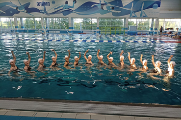Спортивная сборная команда Ленинградской области по синхронному плаванию  проводит учебно-тренировочное мероприятие.