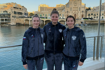 Поздравляем  ватерполисток команды КИНЕФ-СУРГУТНЕФТЕГАЗ Марию Борисову, Екатерину Прокофьеву, Анастасию Комарову с завоеванием Кубка Мира во втором дивизионе !